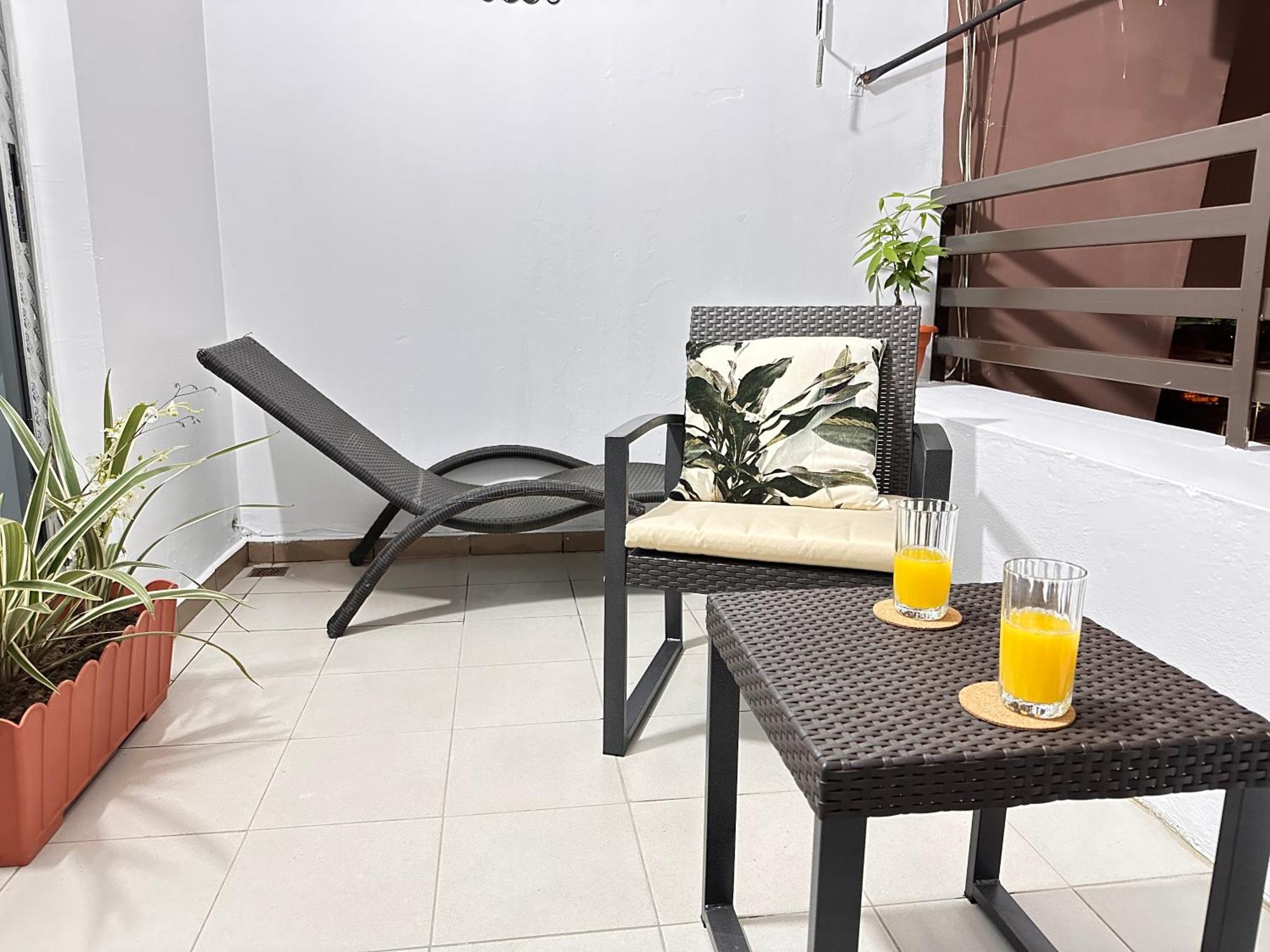 Living 1Bed -Spacious Fully Equipped - Lively Area Leilighet Abidjan Eksteriør bilde