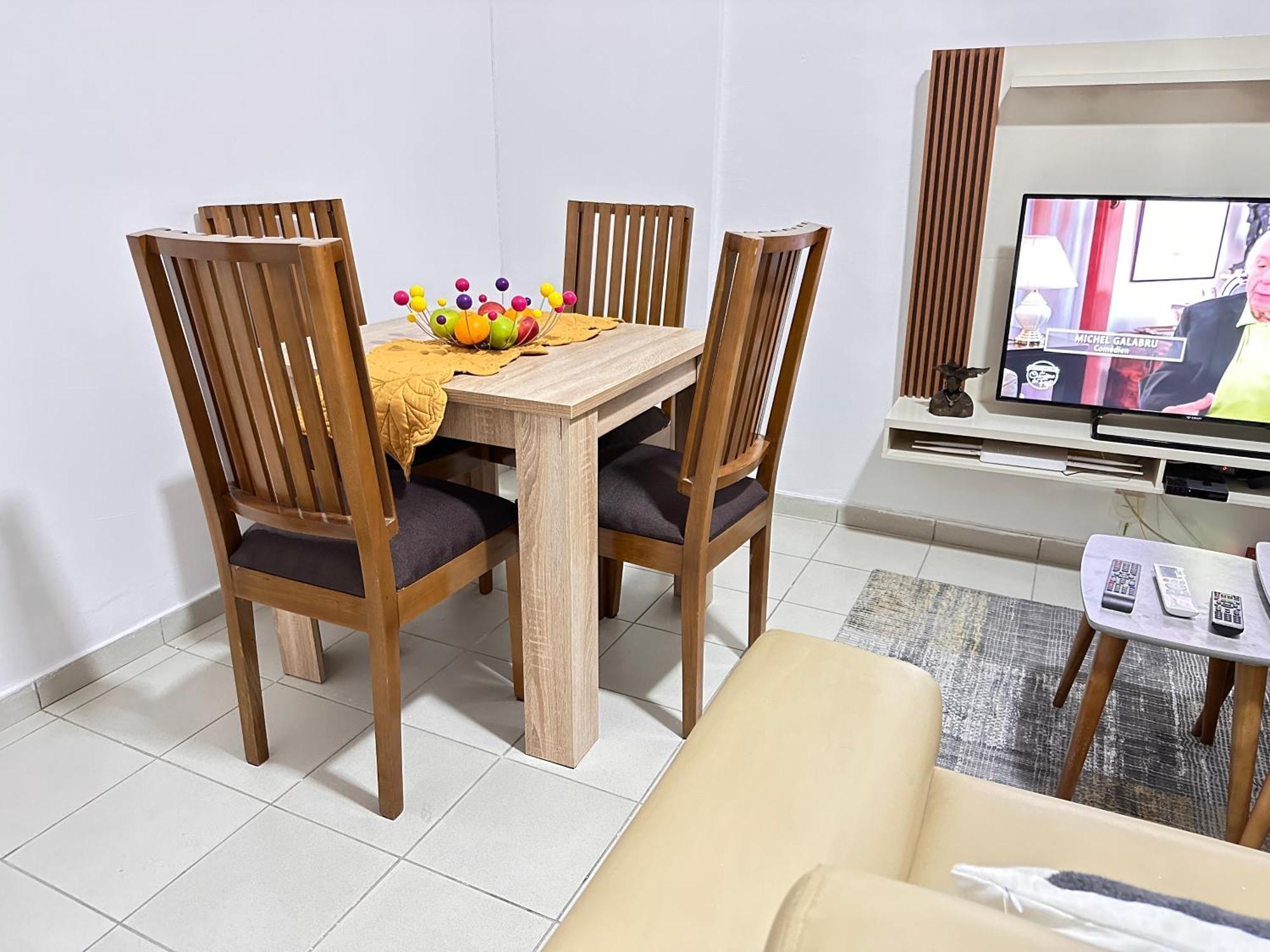 Living 1Bed -Spacious Fully Equipped - Lively Area Leilighet Abidjan Eksteriør bilde