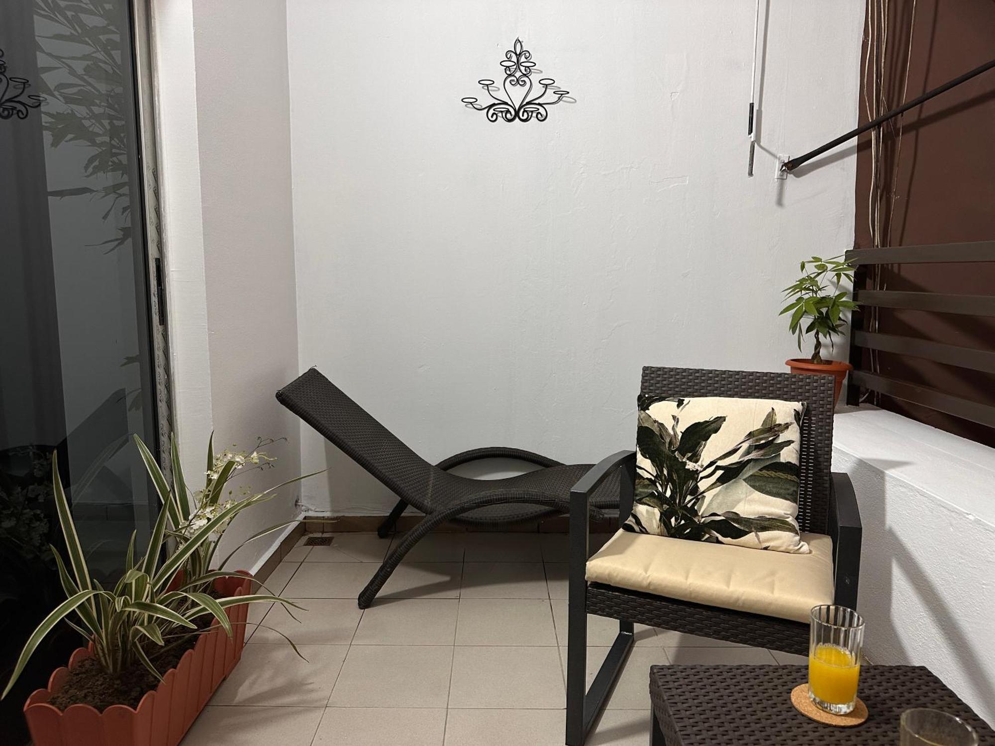 Living 1Bed -Spacious Fully Equipped - Lively Area Leilighet Abidjan Eksteriør bilde