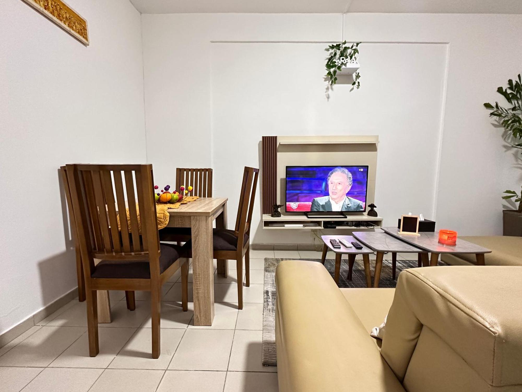 Living 1Bed -Spacious Fully Equipped - Lively Area Leilighet Abidjan Eksteriør bilde