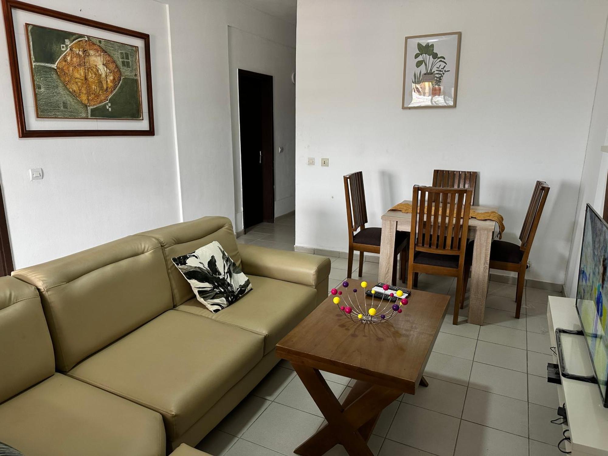 Living 1Bed -Spacious Fully Equipped - Lively Area Leilighet Abidjan Eksteriør bilde